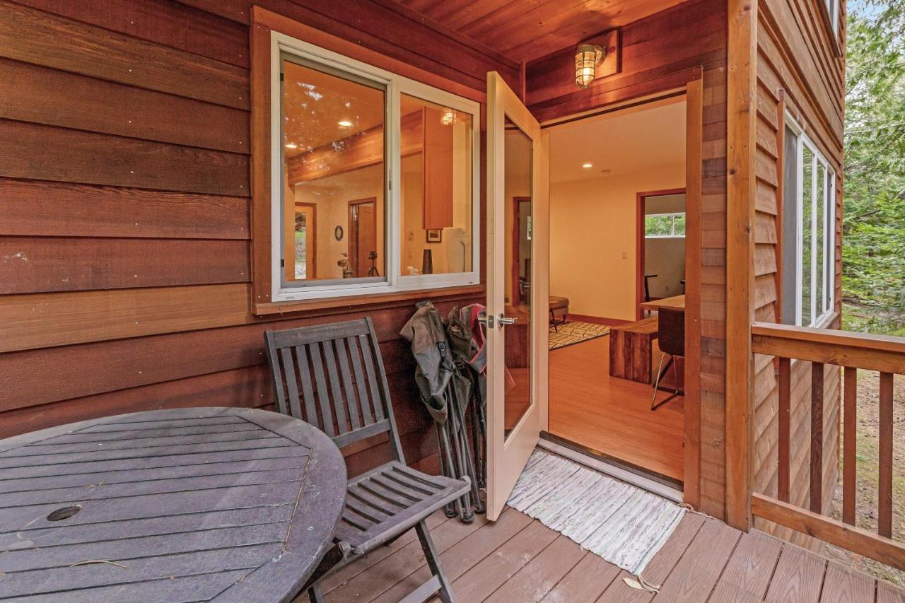 Mckinnis Hill Cabin Eastsound Exterior photo